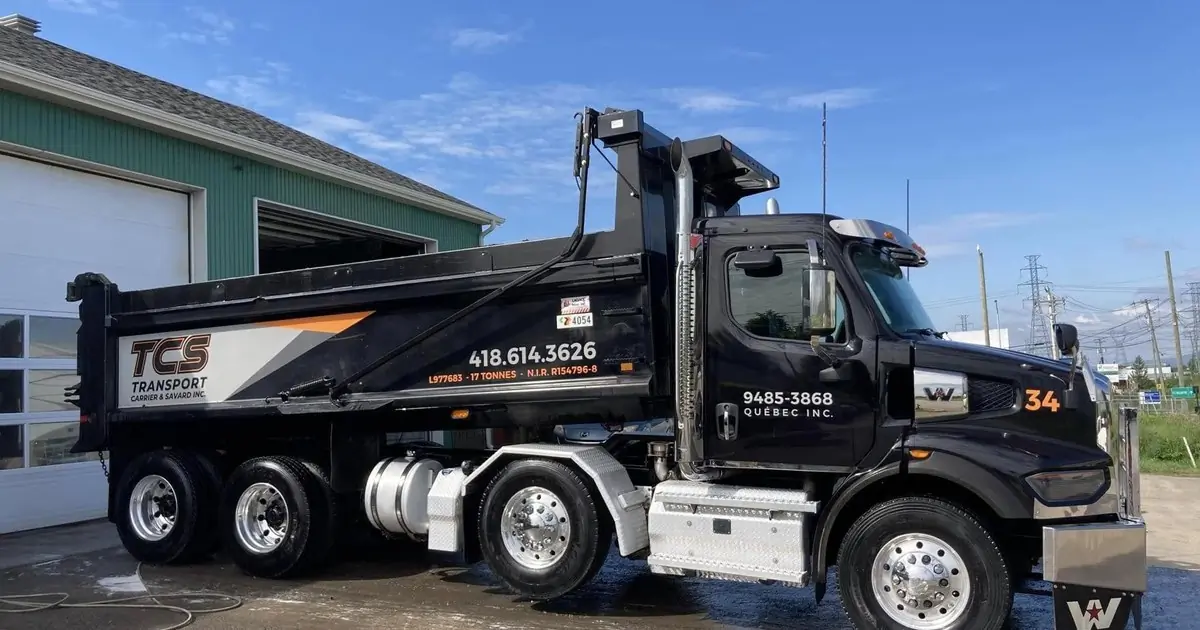 Camion Transport Carrier & Savard